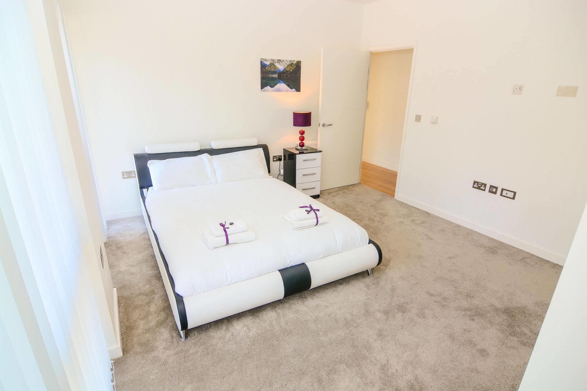 Apartment Wharf - Cambridge Av London Ngoại thất bức ảnh